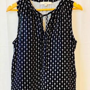 LOFT SLEEVELESS ADORABLE DESIGN TOP.